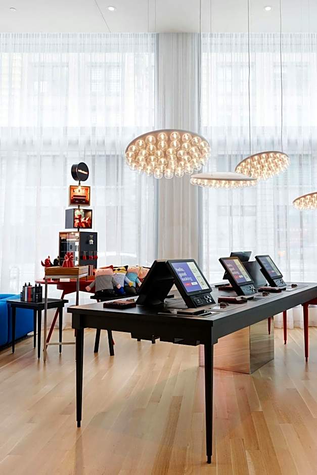 citizenM Los Angeles Downtown