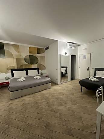 Quadruple Room with Courtyard View