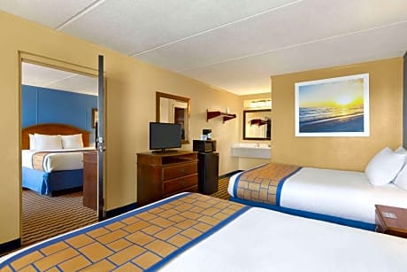 Days Inn & Suites by Wyndham Fort Bragg/Cross Creek Mall