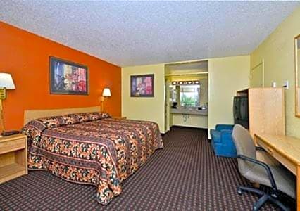 1 King Bed, Nonsmoking