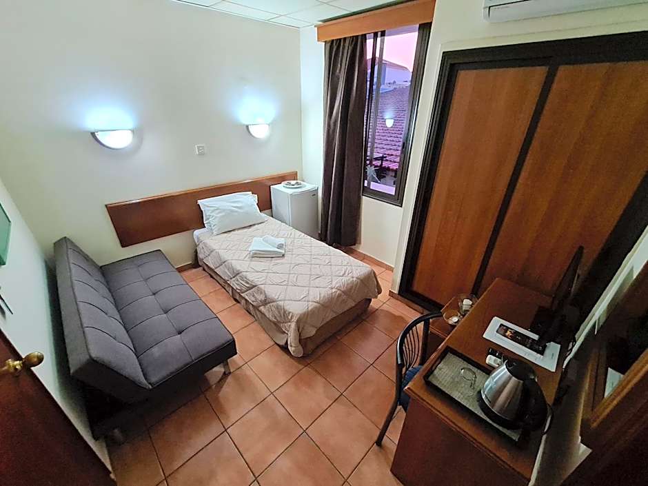 Metropole Hotel