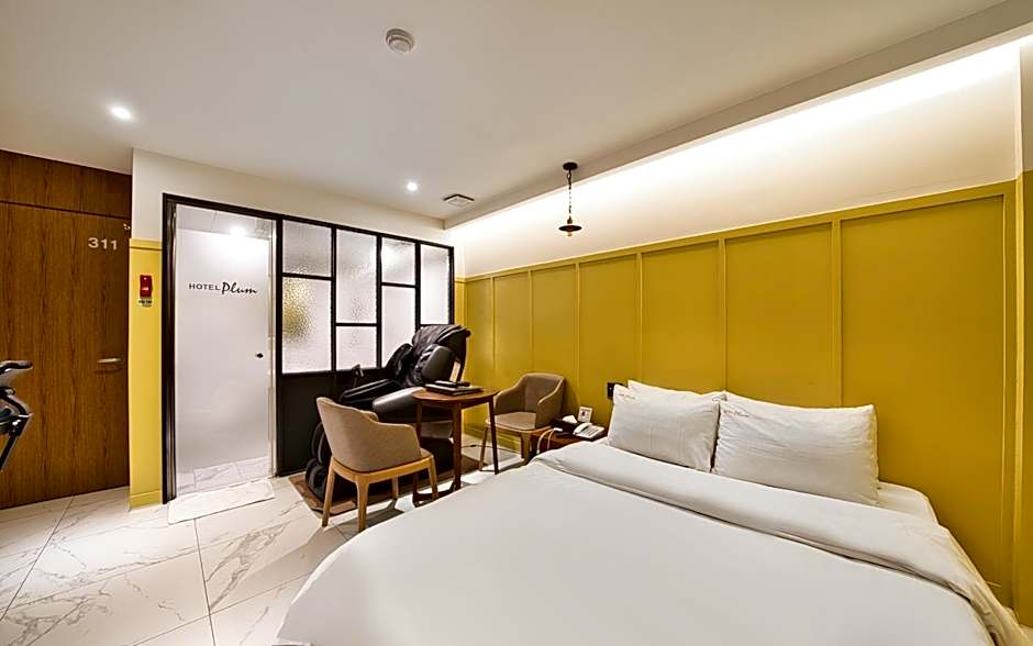 Plum Hotel