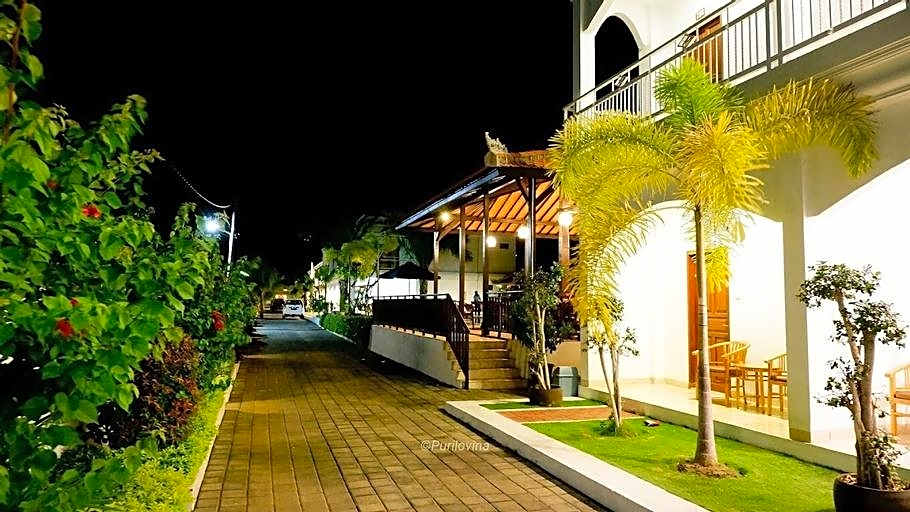 Puri Lovina Edhotel