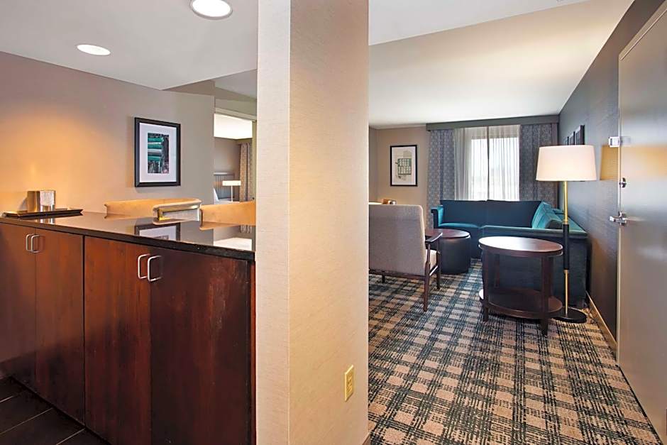 DoubleTree by Hilton Lansing