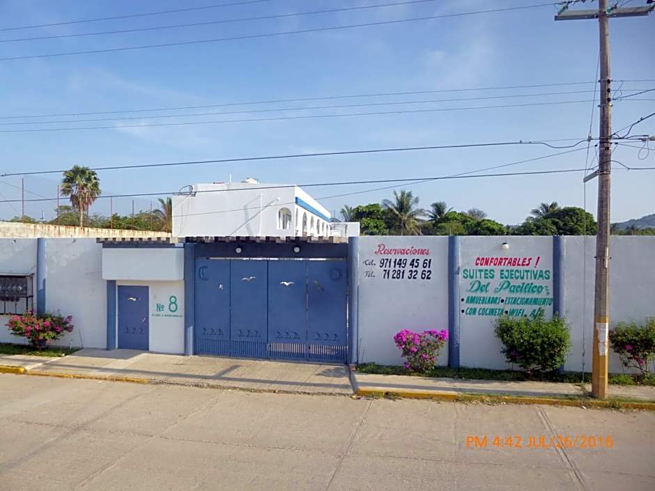 Hotel y Suites Del Paci­fico
