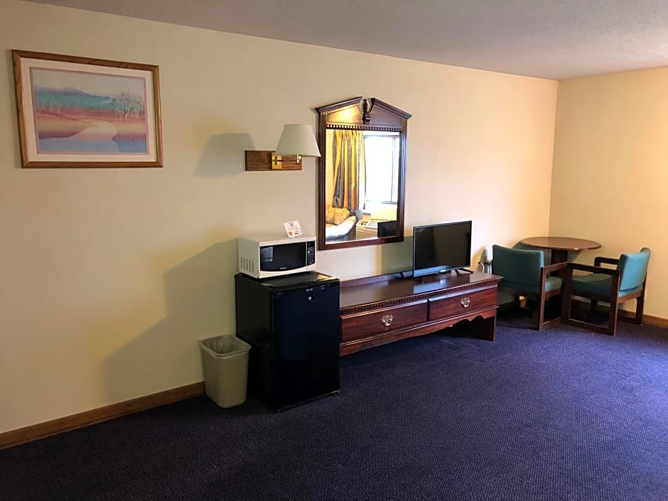 Denison Inn & Suites