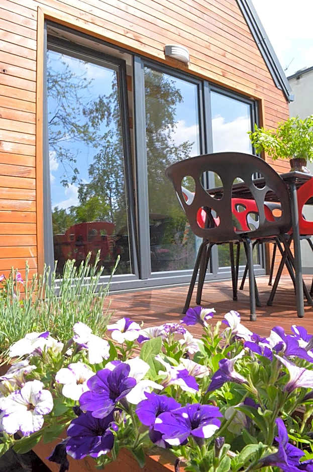 Lawendowo- sauna, jacuzzi, domki w ogrodzie i apartamenty w kamienicy