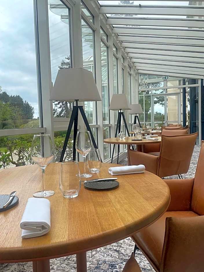 Grand Hôtel "Château de Sully" - Piscine & Spa -Teritoria