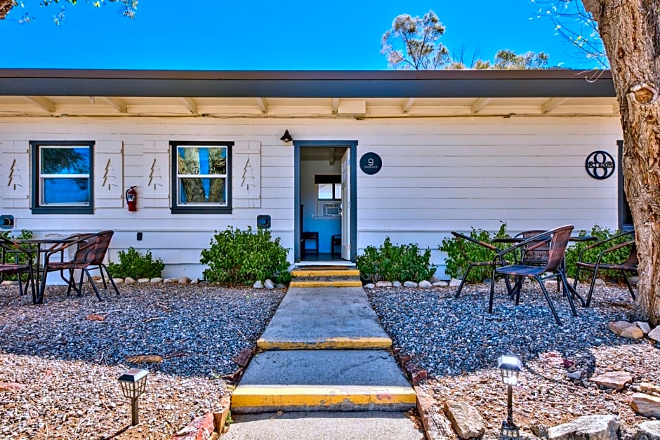 The Historic West Walker Motel
