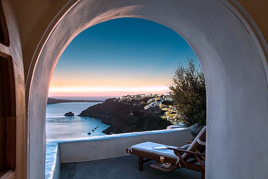 Perivolas Hotel