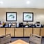 La Quinta Inn & Suites by Wyndham Pasadena