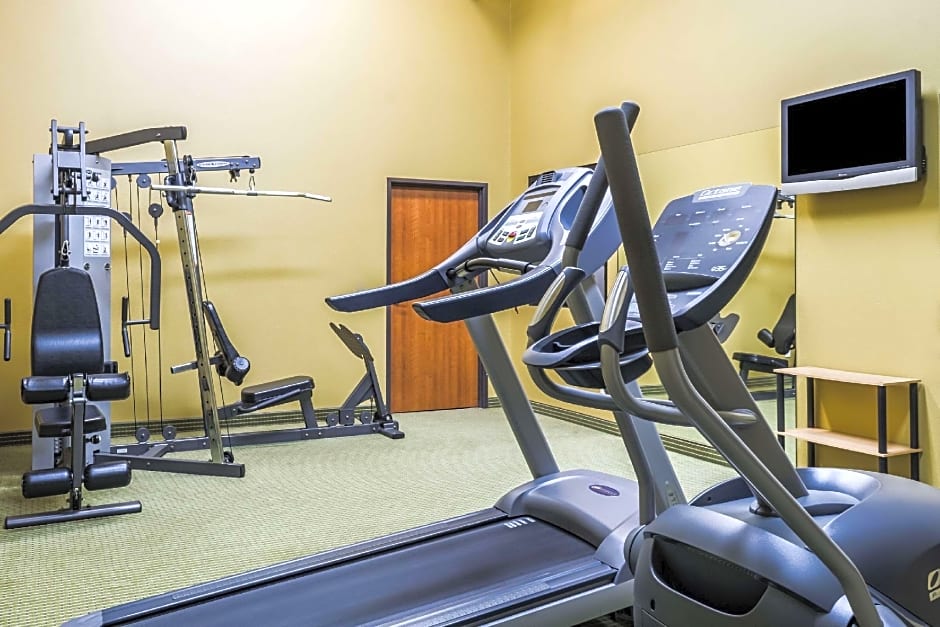Comfort Inn & Suites Mitchell I-90