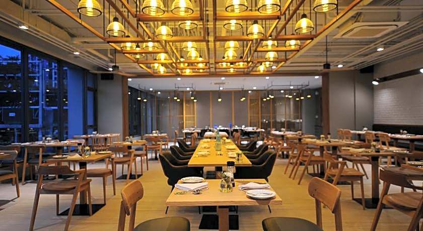 Oakwood Hotel & Residence Sri Racha