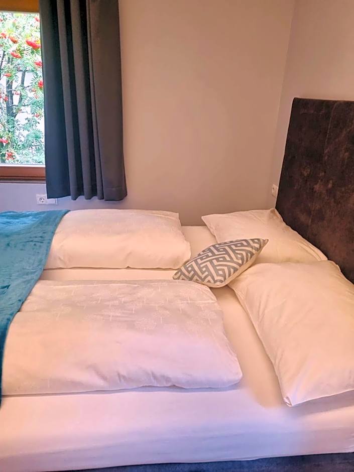 Glacier Rock guesthouse ex Pension Dangl