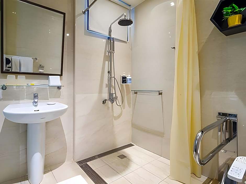 Bee House by Cosmos Creation