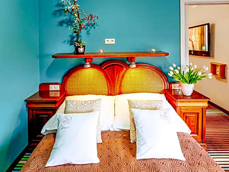 Apartment with Garden View