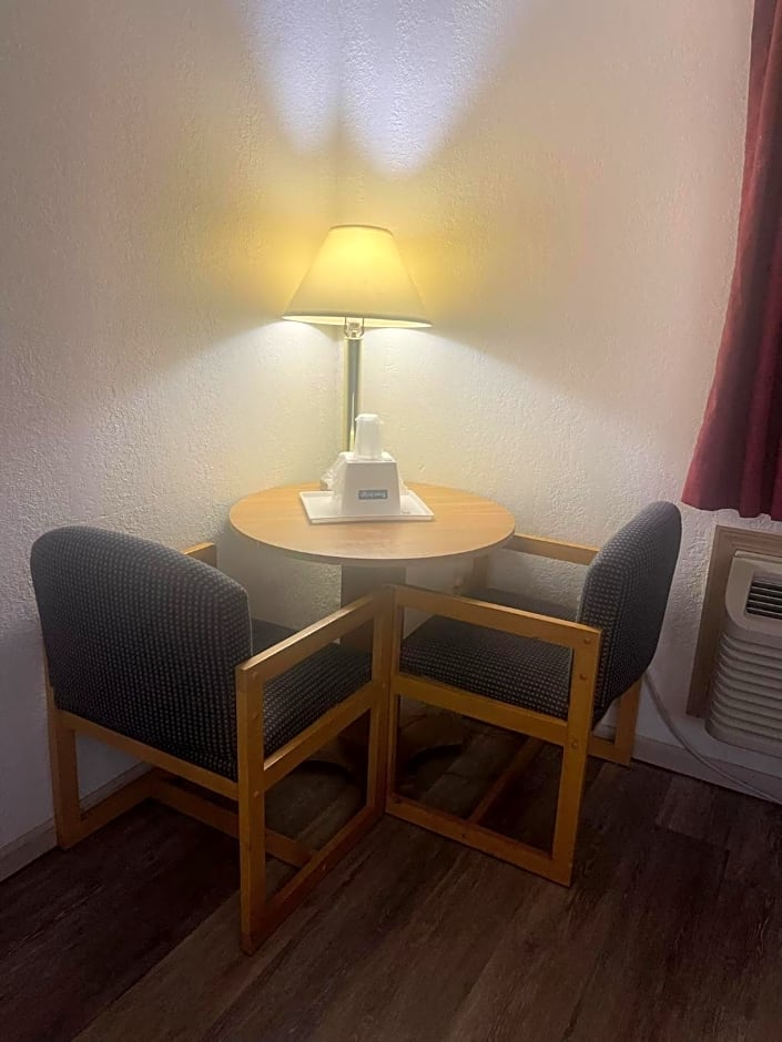 Travelodge by Wyndham Junction City