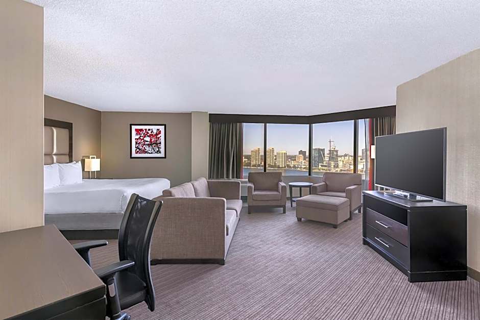 Best Western Plus Waterfront Hotel