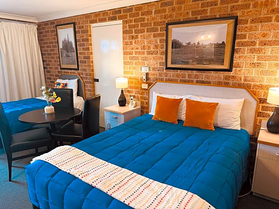 Town and Country Motor Inn