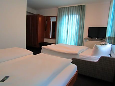 Comfort Quadruple Room