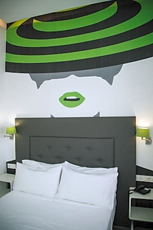 OH NICE REVELLIN CEUTA