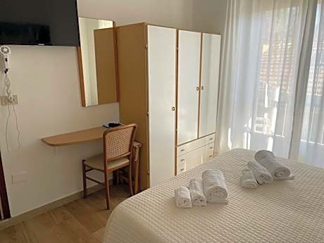 Economy Double or Twin Room