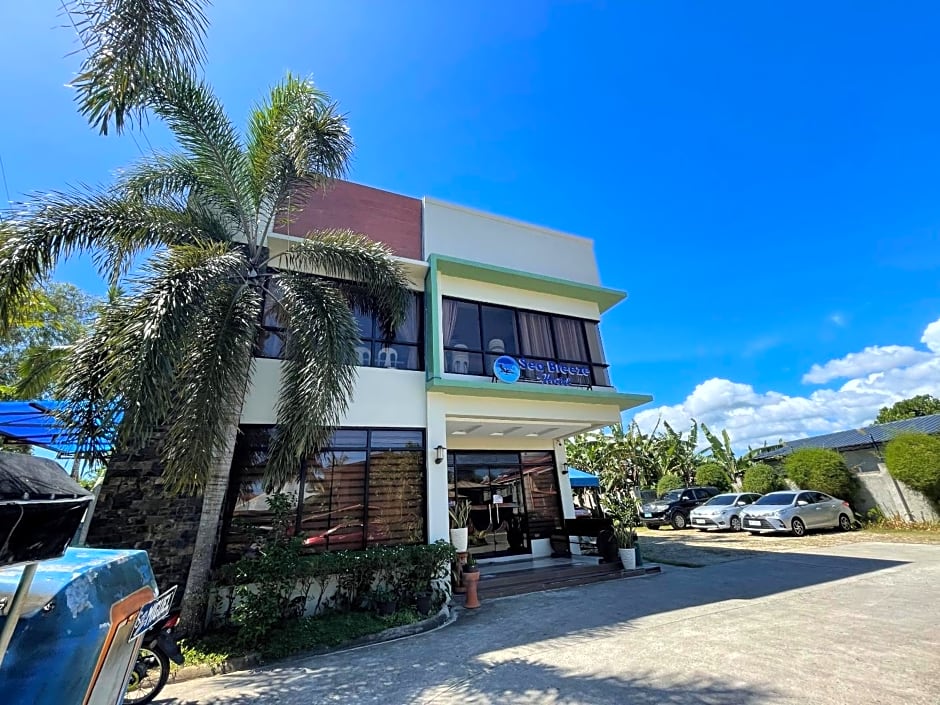 Argao Seabreeze Hotel powered by Cocotel