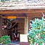 La Maison Jaune