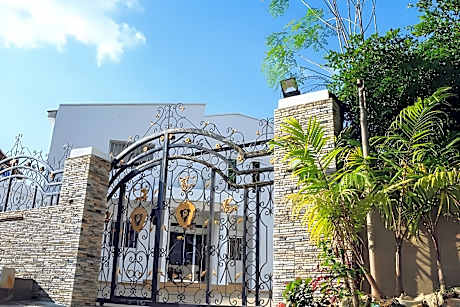 Lukeville Suites