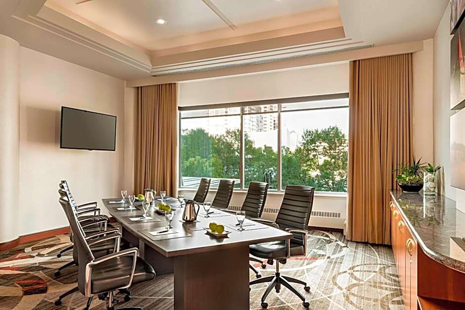 Sheraton Suites Calgary Eau Claire