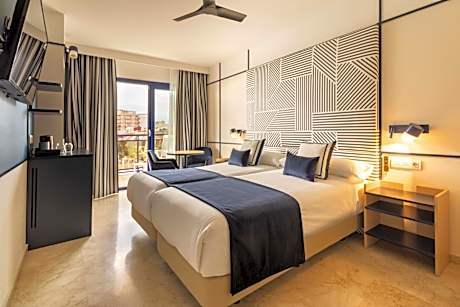 Deluxe Double or Twin Room with Sea View