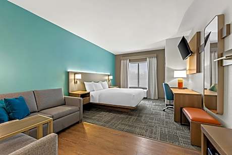 1 King Bed, Suite, Nonsmoking