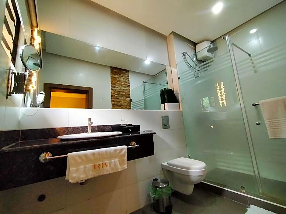 Iris Hotel