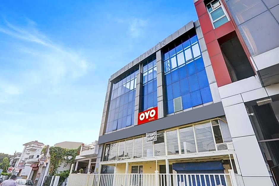 OYO Flagship C Sarovar Exotica Near Badshahnagar Metro Station – Lucknow, 