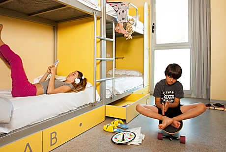 Quadruple Room 2 bunk beds for 1 person