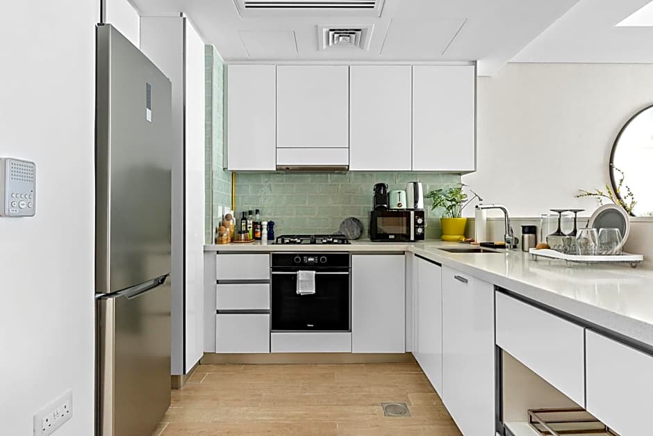 Silkhaus Luxury 1BDR Yas Island with Beach Access