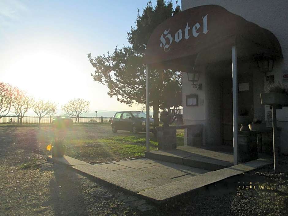 Hotel BURGWALD