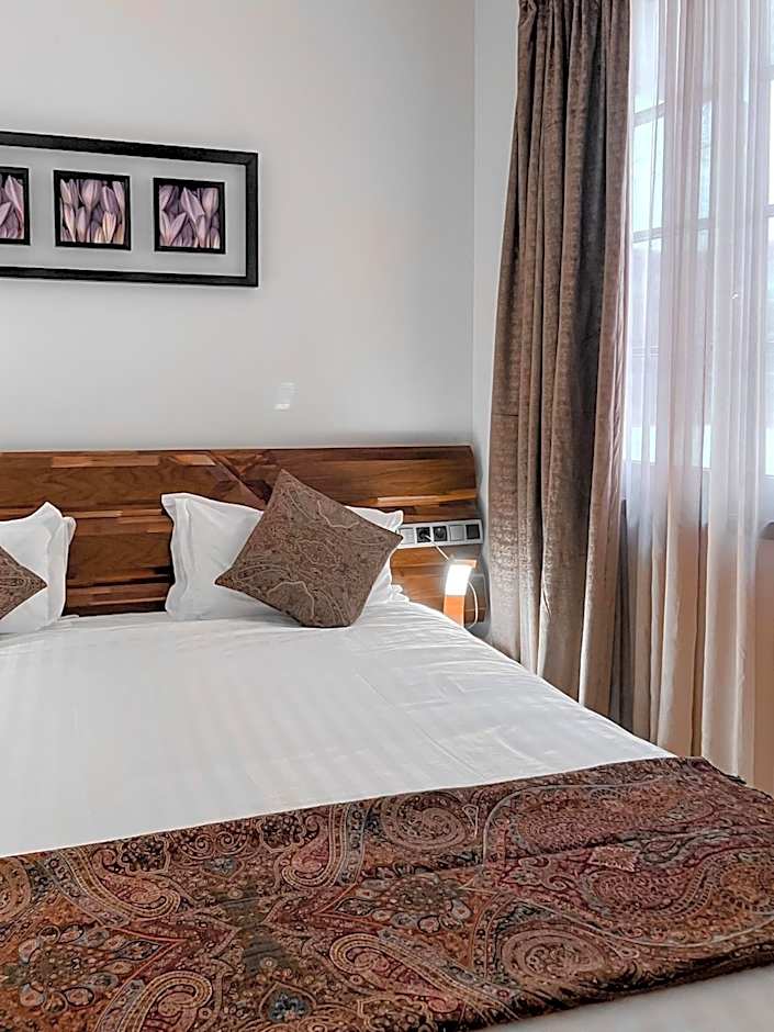 Anahita Boutique Hotel