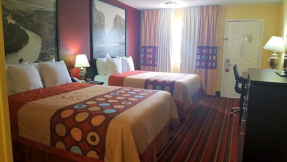 Super 8 by Wyndham Temple S. General Bruce