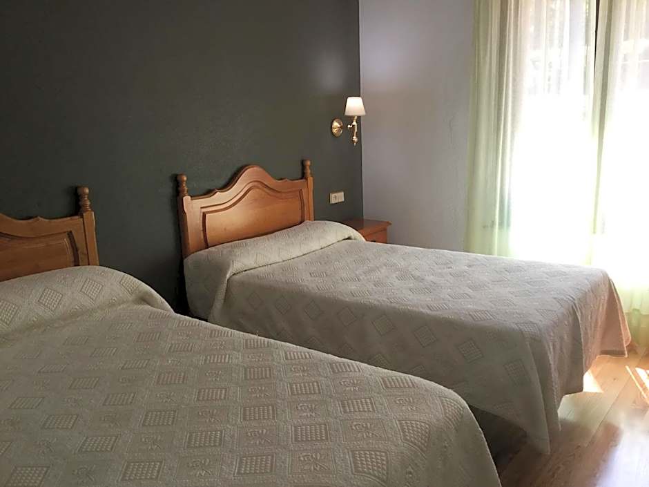 Hotel Cinco Castaños