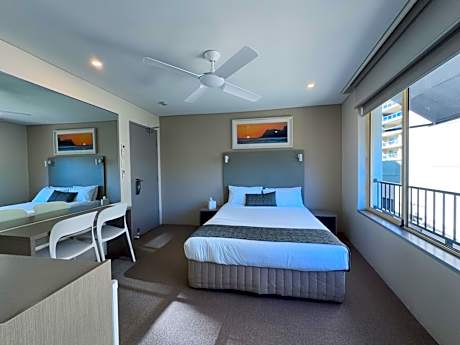 Motel Queen Room