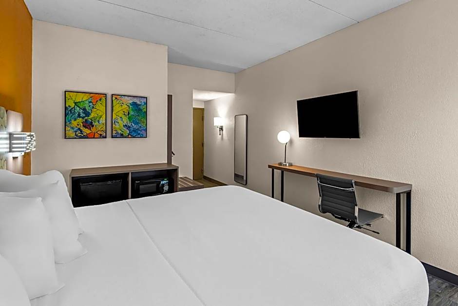 Spark by Hilton Syracuse Carrier Circle