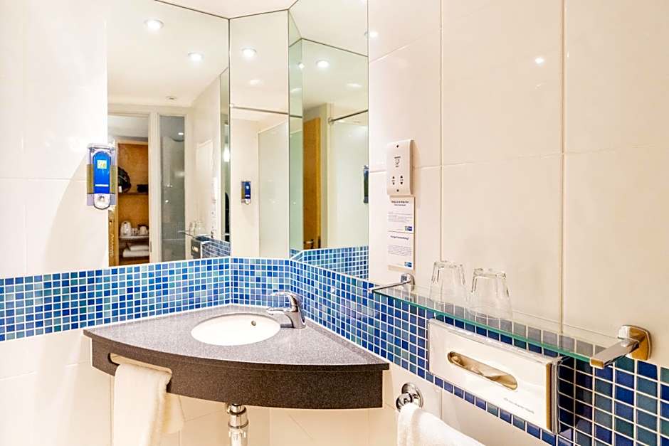 Holiday Inn Express Dundee By IHG