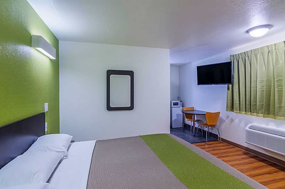 Motel 6-Childress, TX