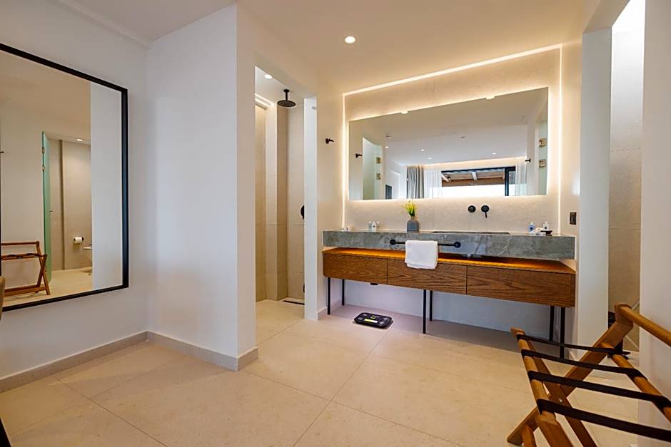 Deos Luxury Suites - Adults Only