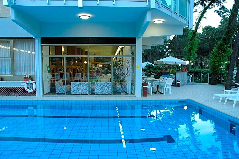 Hotel Sahara