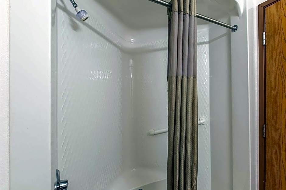 Motel 6-Baraboo, WI - Lake Delton-Wisconsin Dells