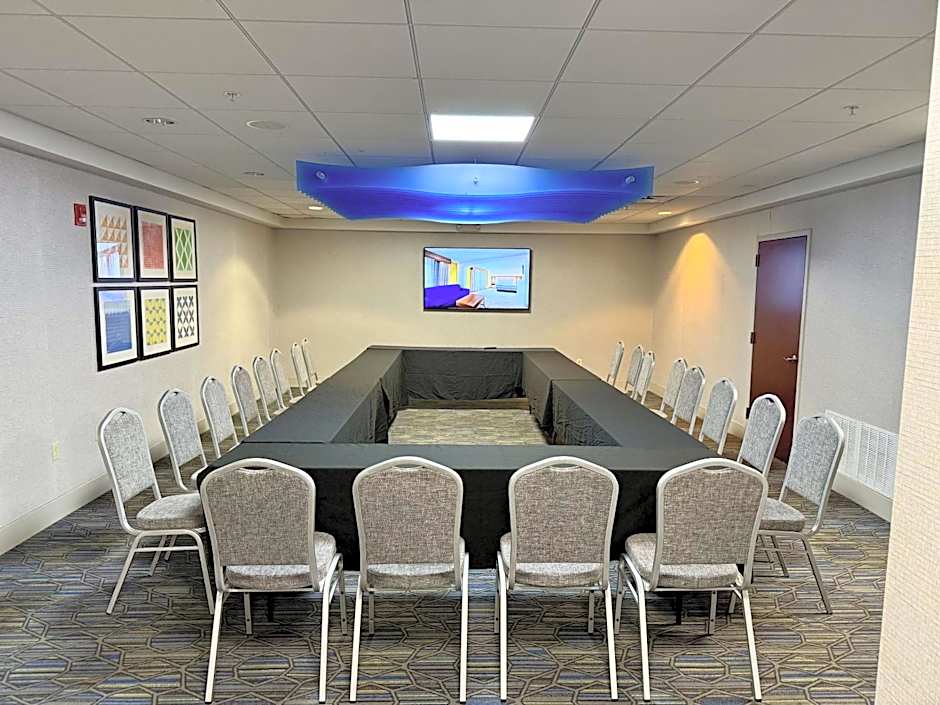 Country Inn & Suites by Radisson, Downtown Albany New York