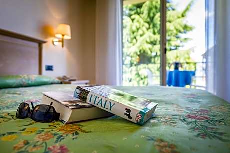 Double Room with Lake View