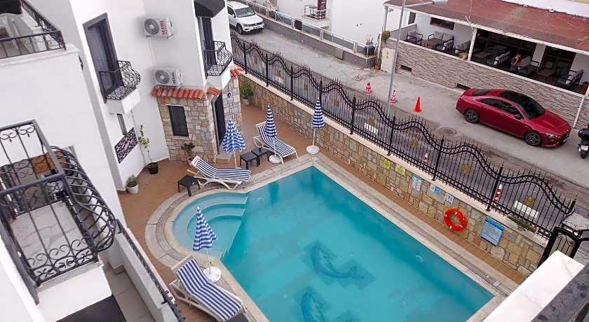 WB WEEKEND HOTEL AND SUITES